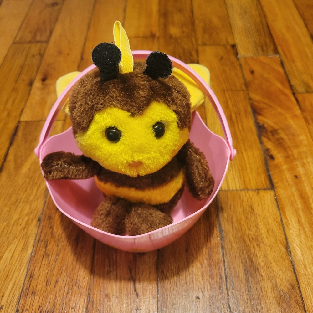Vintage 1980 Dakine Cute Bee Plush Toy in Pink Basket